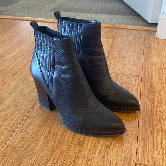 Marc Fisher Alva bootie, size 7 - Picture 3 of 6